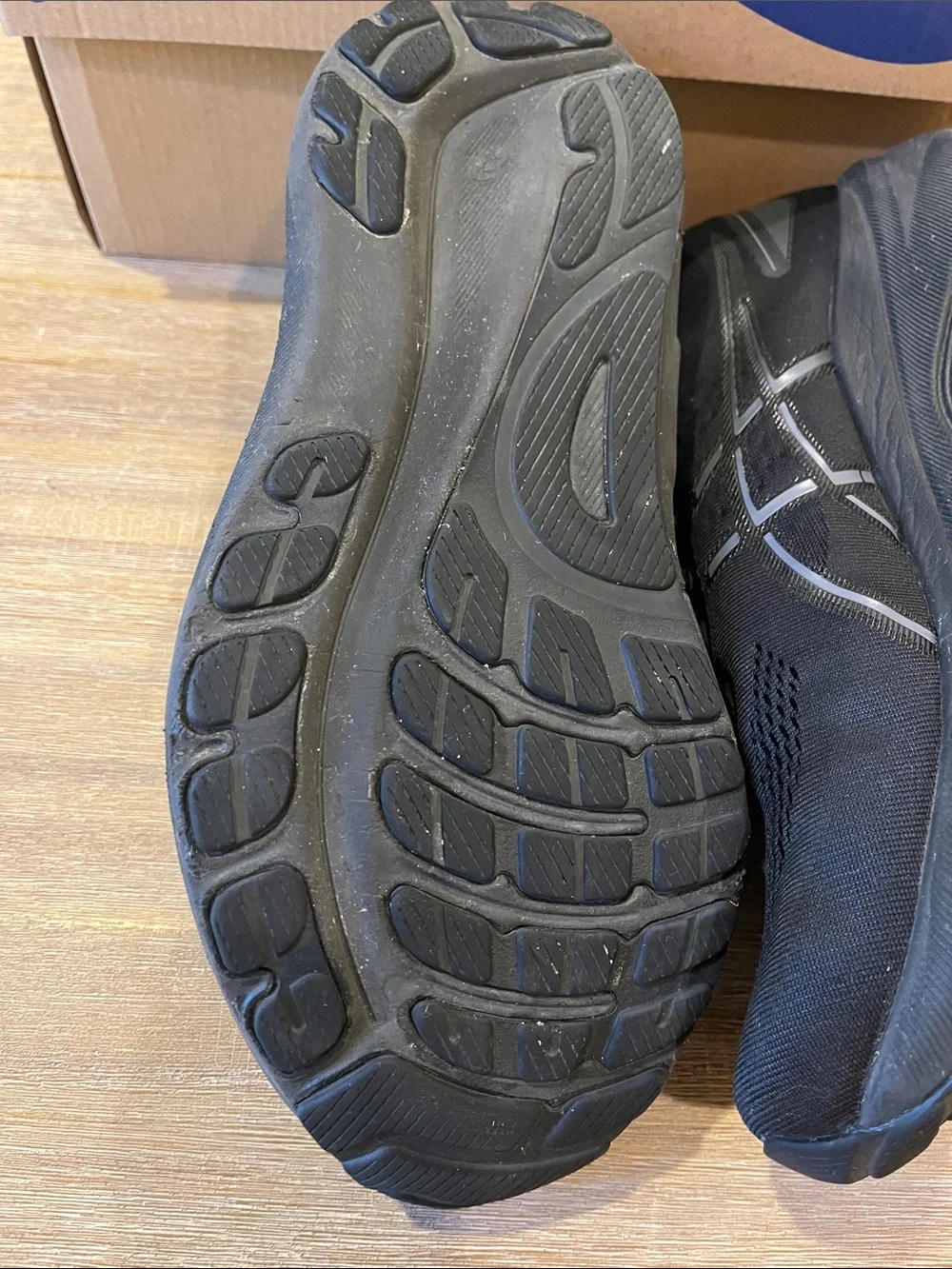 ASICS GEL-KAYANO 31